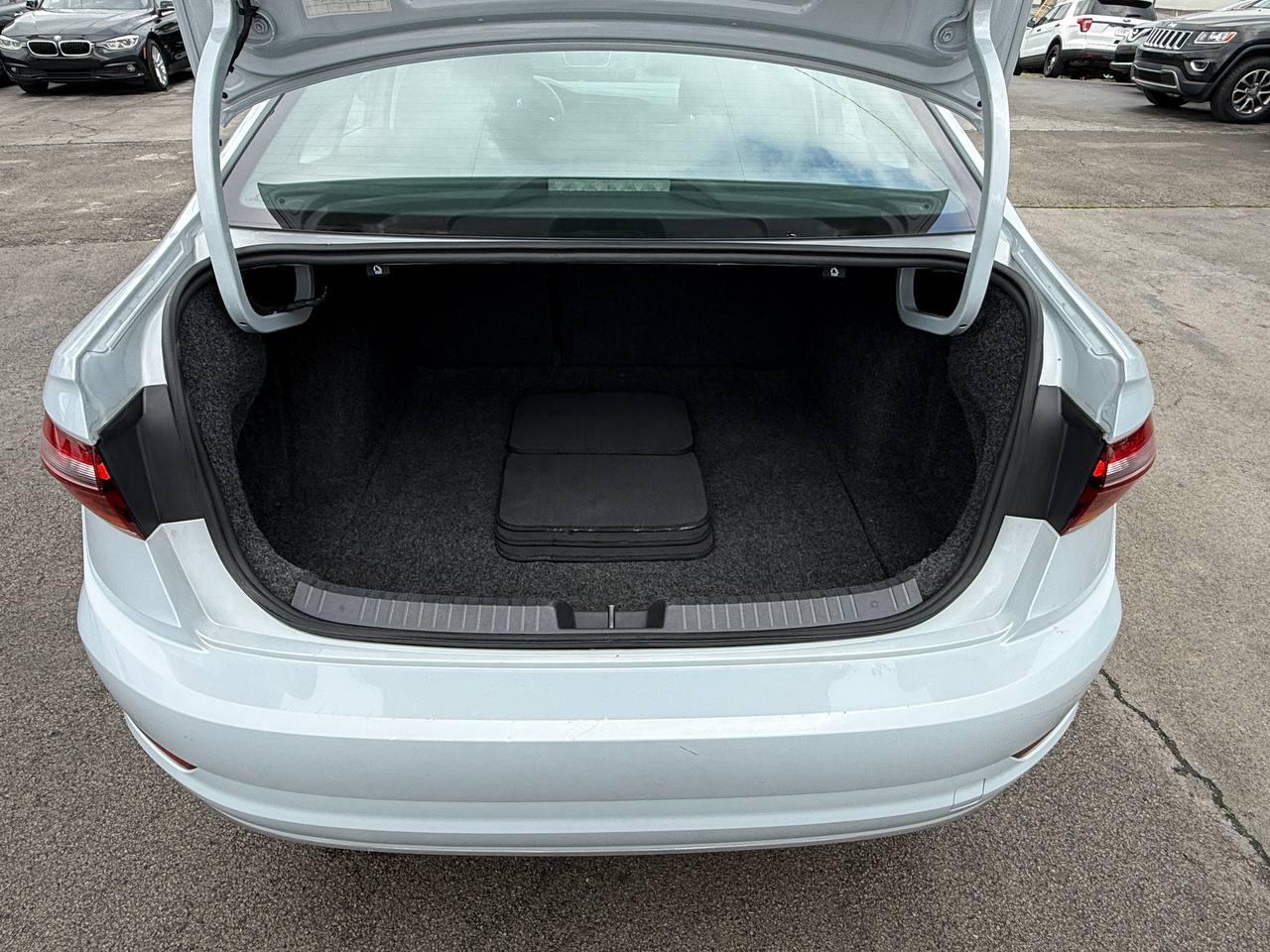 Volkswagen Jetta 1.4T S 6A 2019