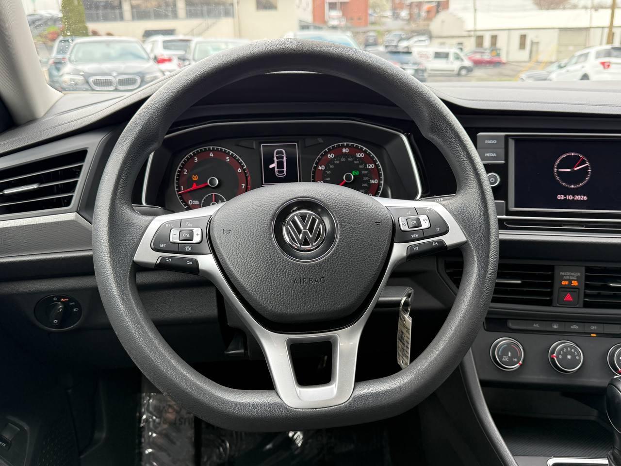 Volkswagen Jetta 1.4T S 6A 2019