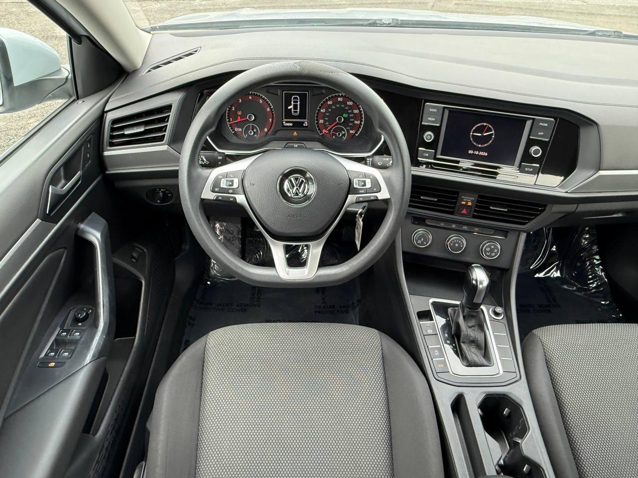 Volkswagen Jetta 1.4T S 6A 2019