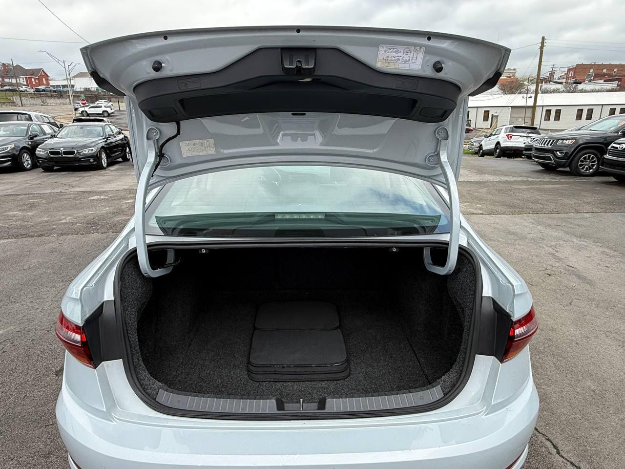 Volkswagen Jetta 1.4T S 6A 2019