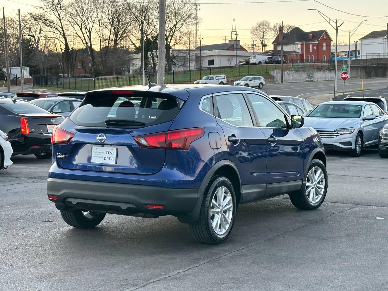 Nissan Rogue Sport S 2018