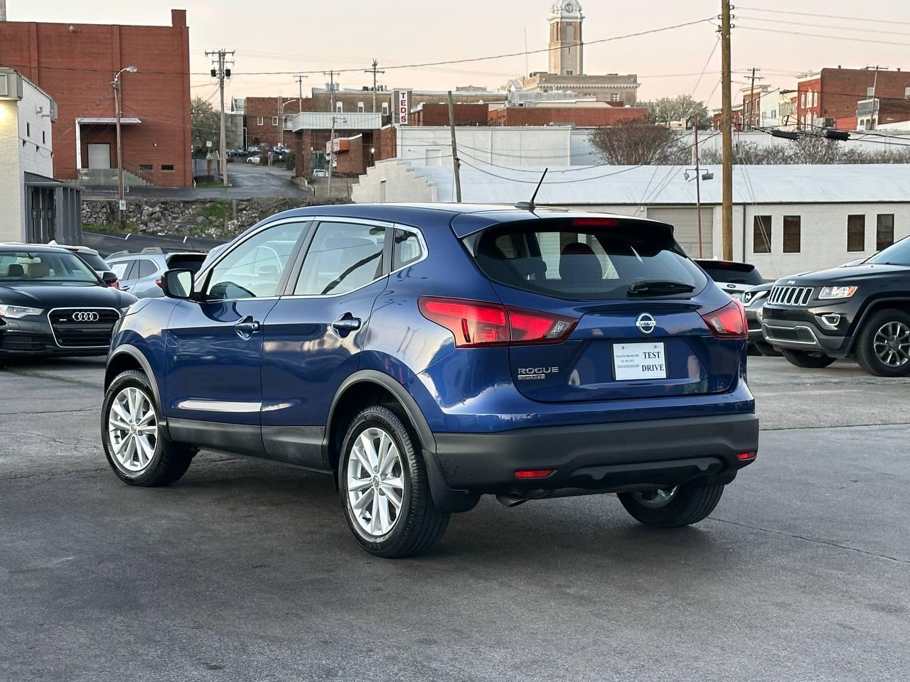 Nissan Rogue Sport S 2018