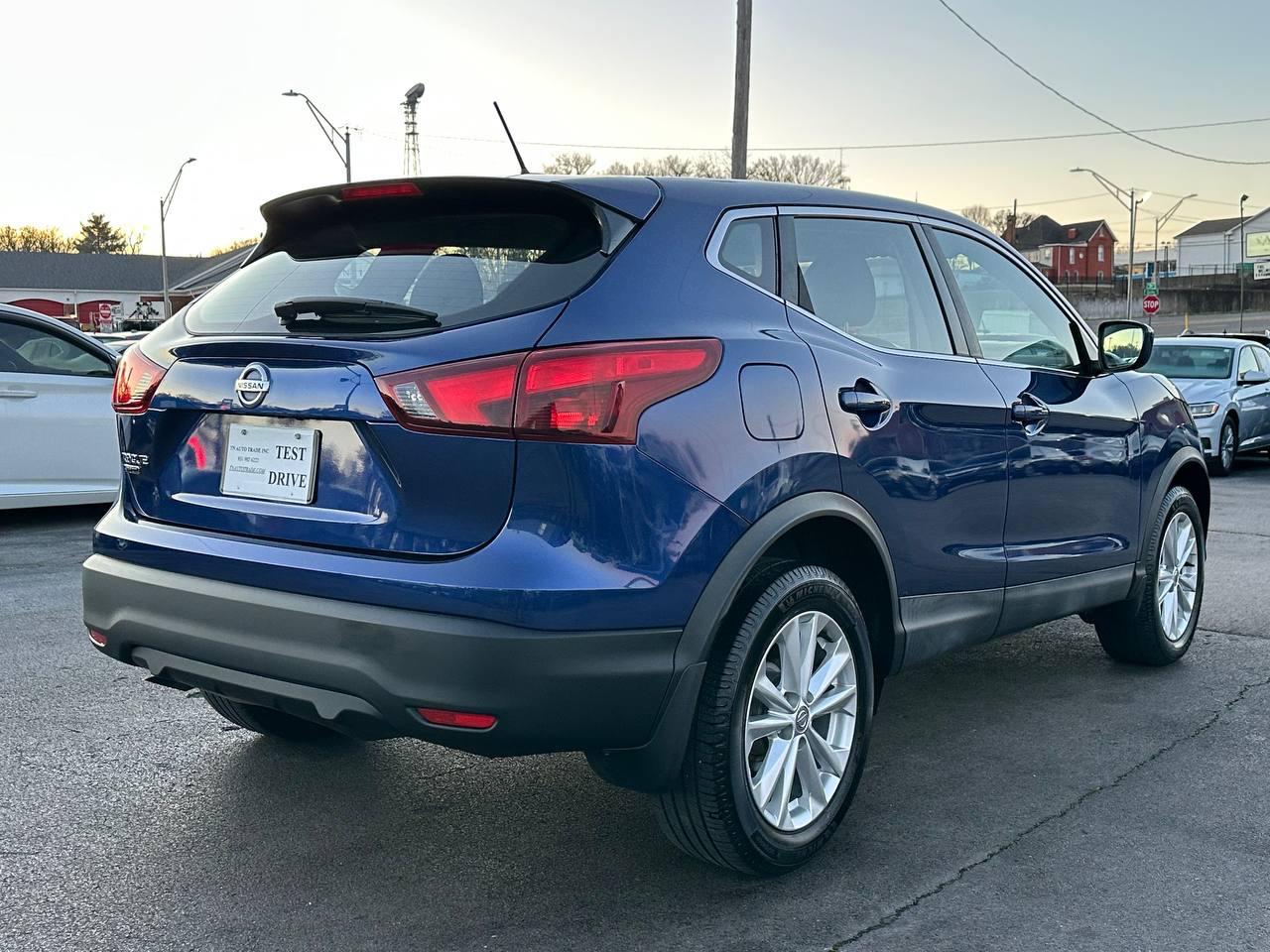 Nissan Rogue Sport S 2018