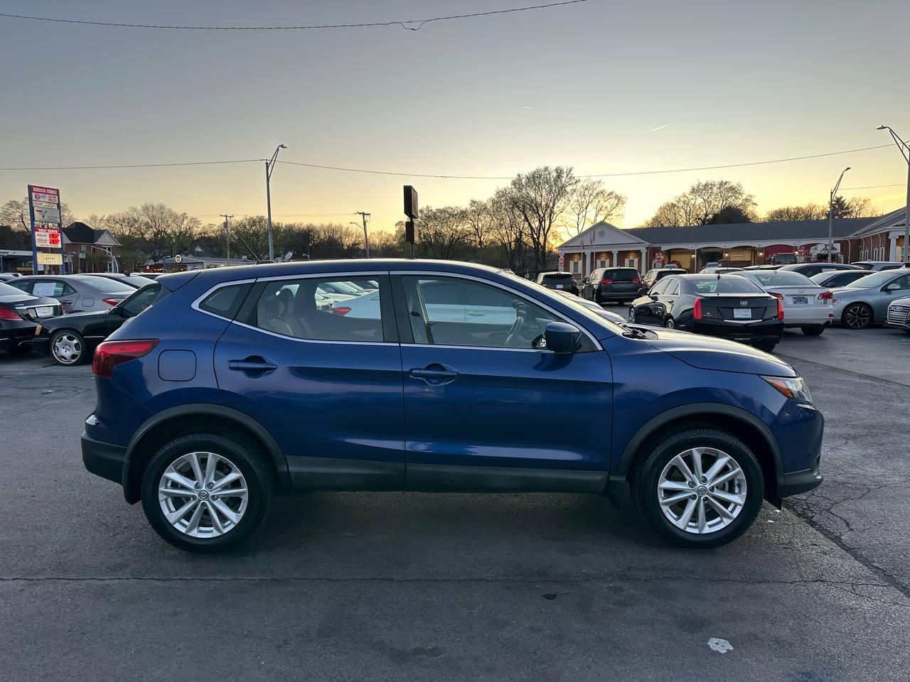 Nissan Rogue Sport S 2018