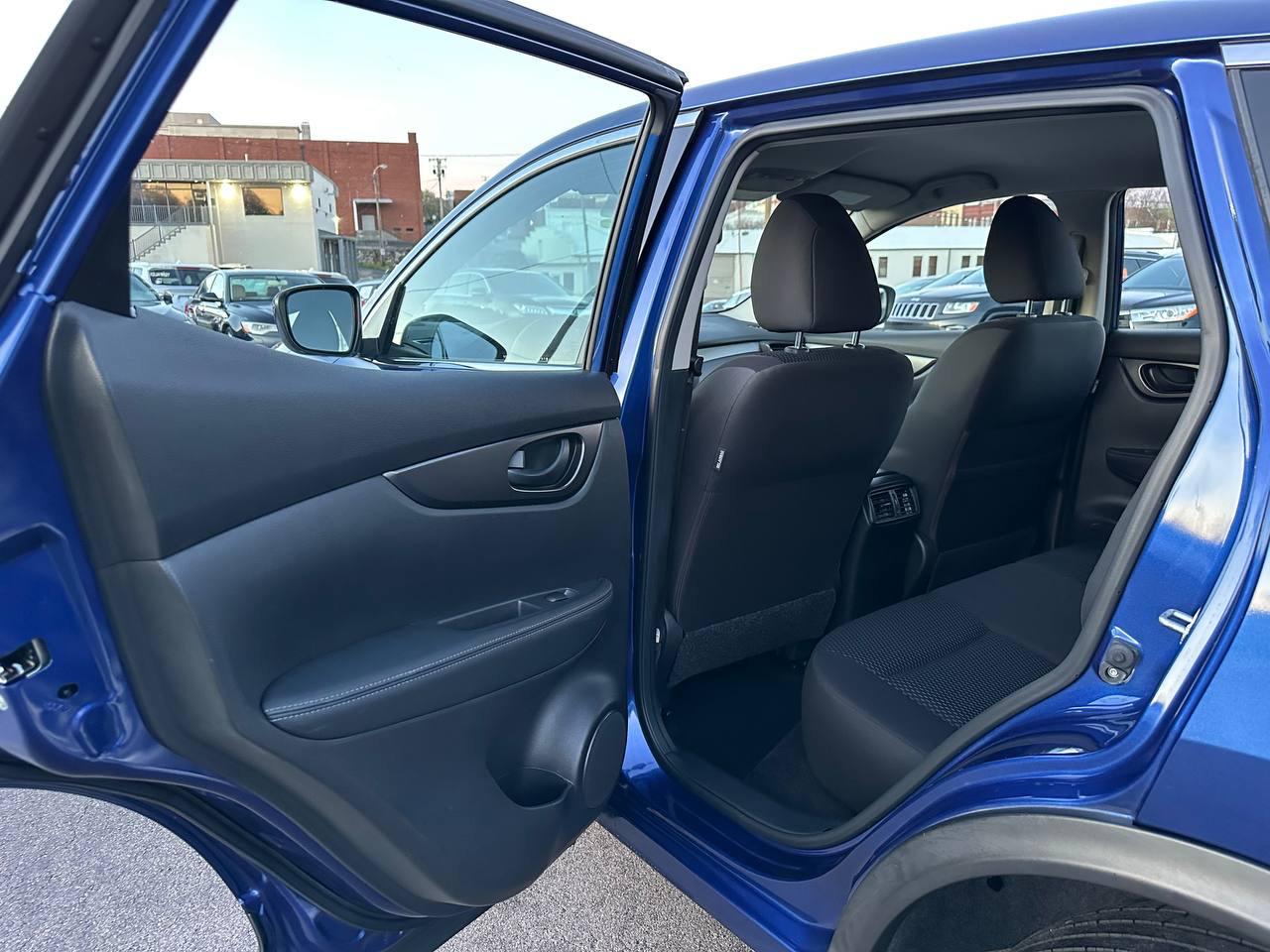 Nissan Rogue Sport S 2018