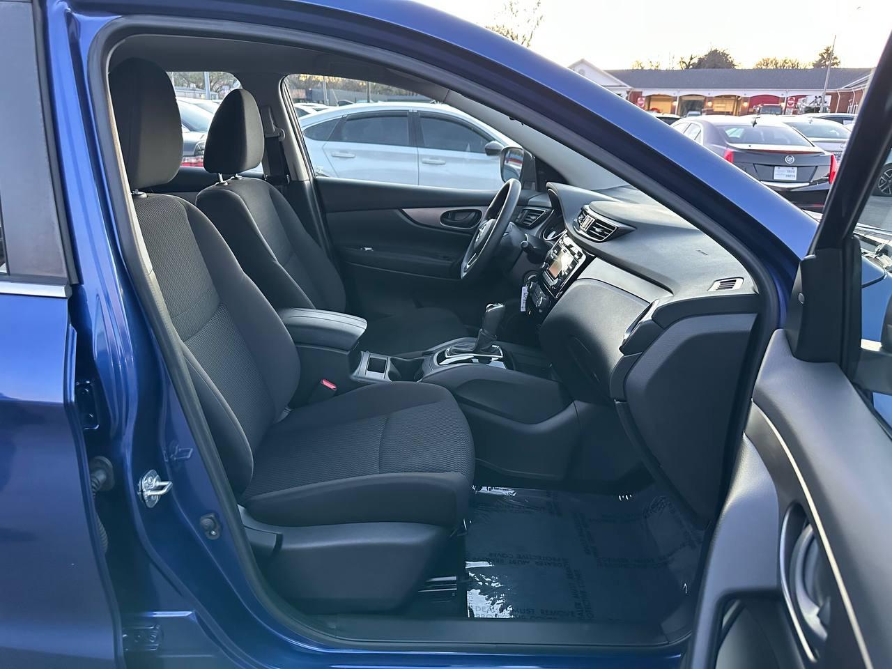 Nissan Rogue Sport S 2018