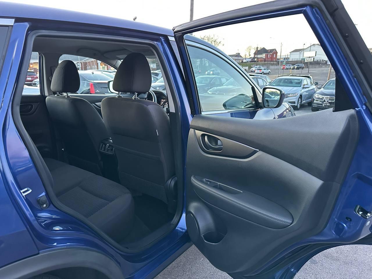 Nissan Rogue Sport S 2018