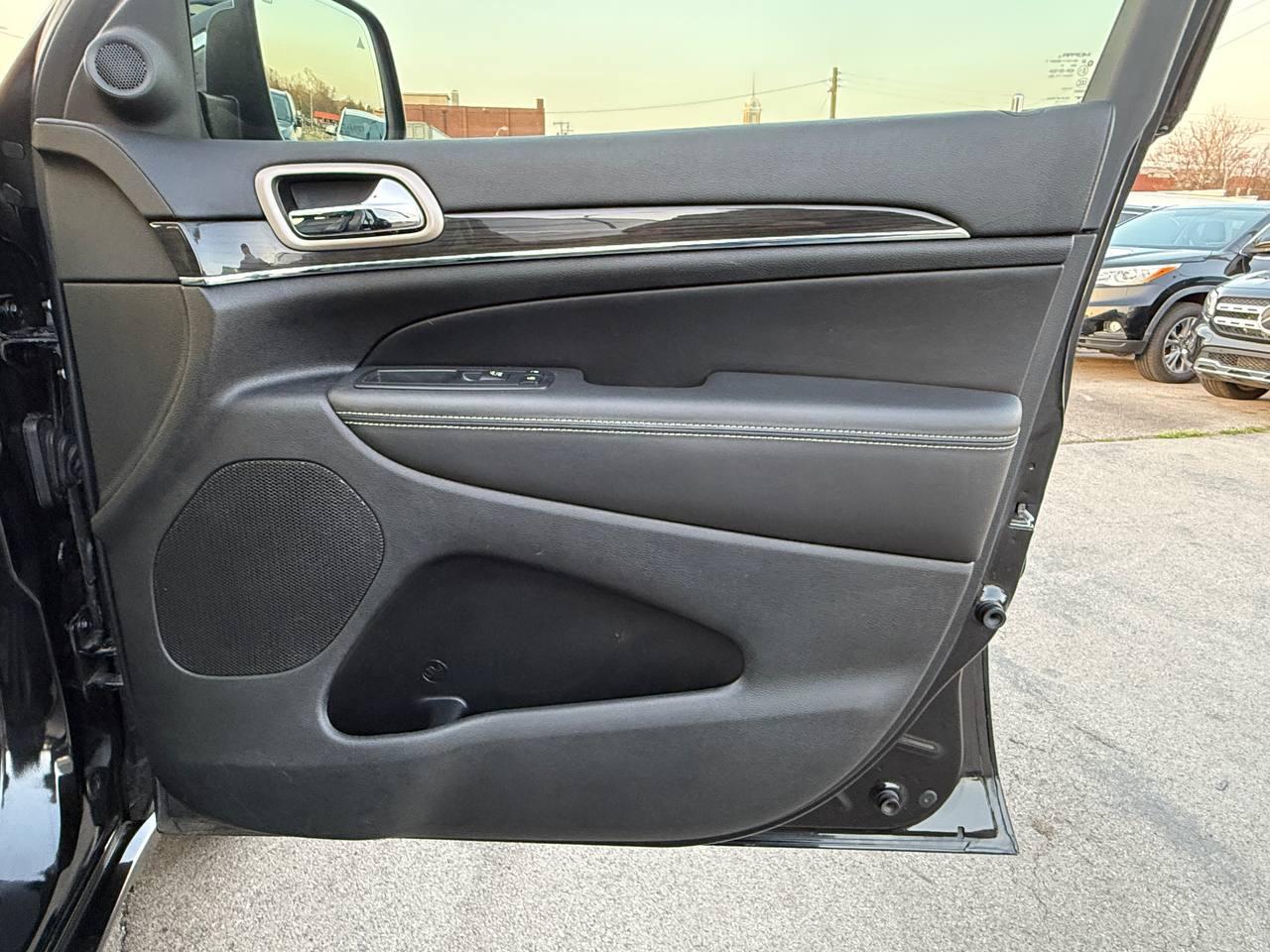 Jeep Grand Cherokee Overland 4WD 2014