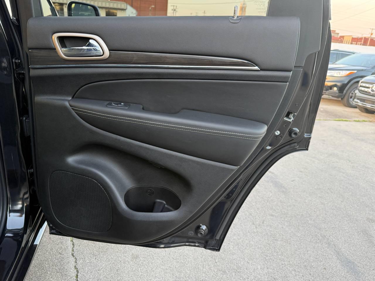 Jeep Grand Cherokee Overland 4WD 2014