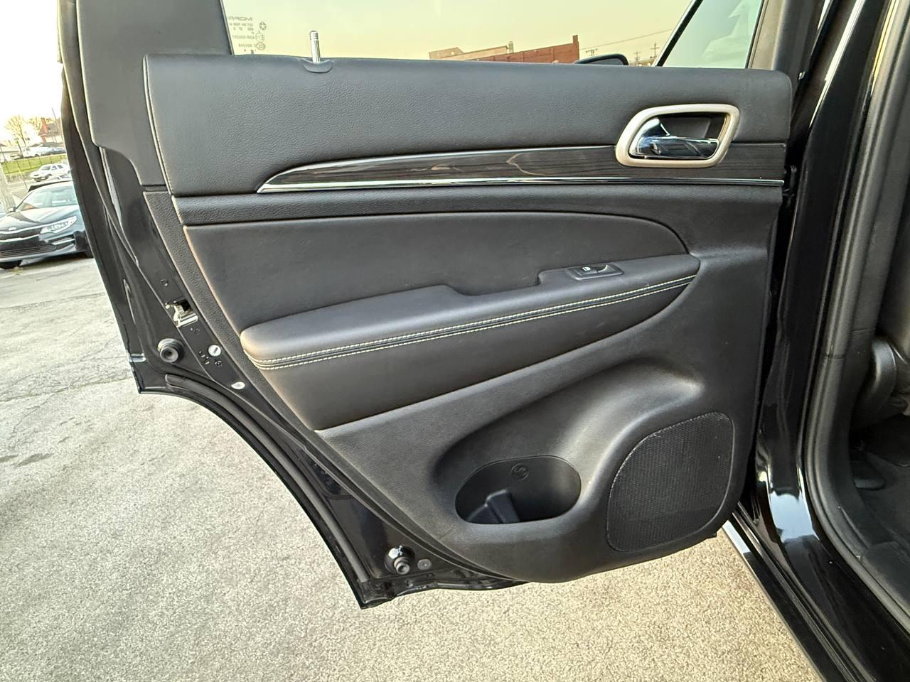 Jeep Grand Cherokee Overland 4WD 2014