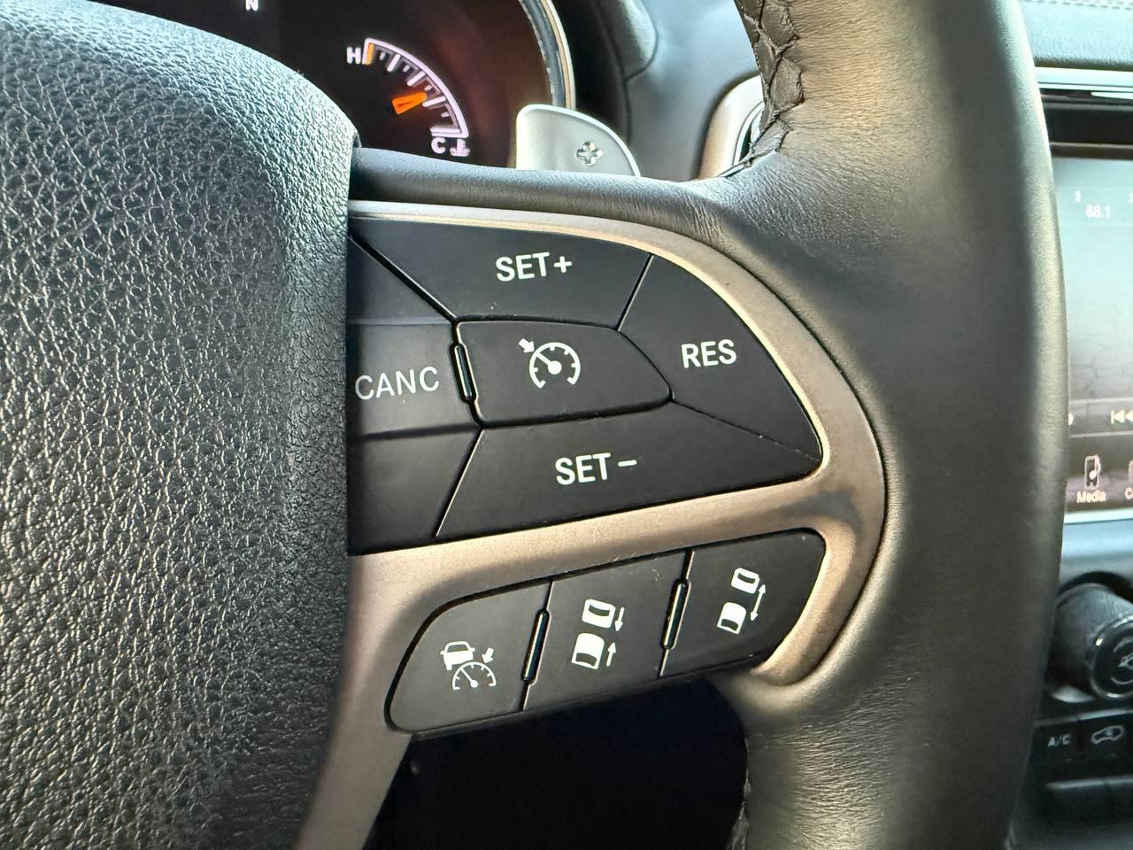 Jeep Grand Cherokee Overland 4WD 2014