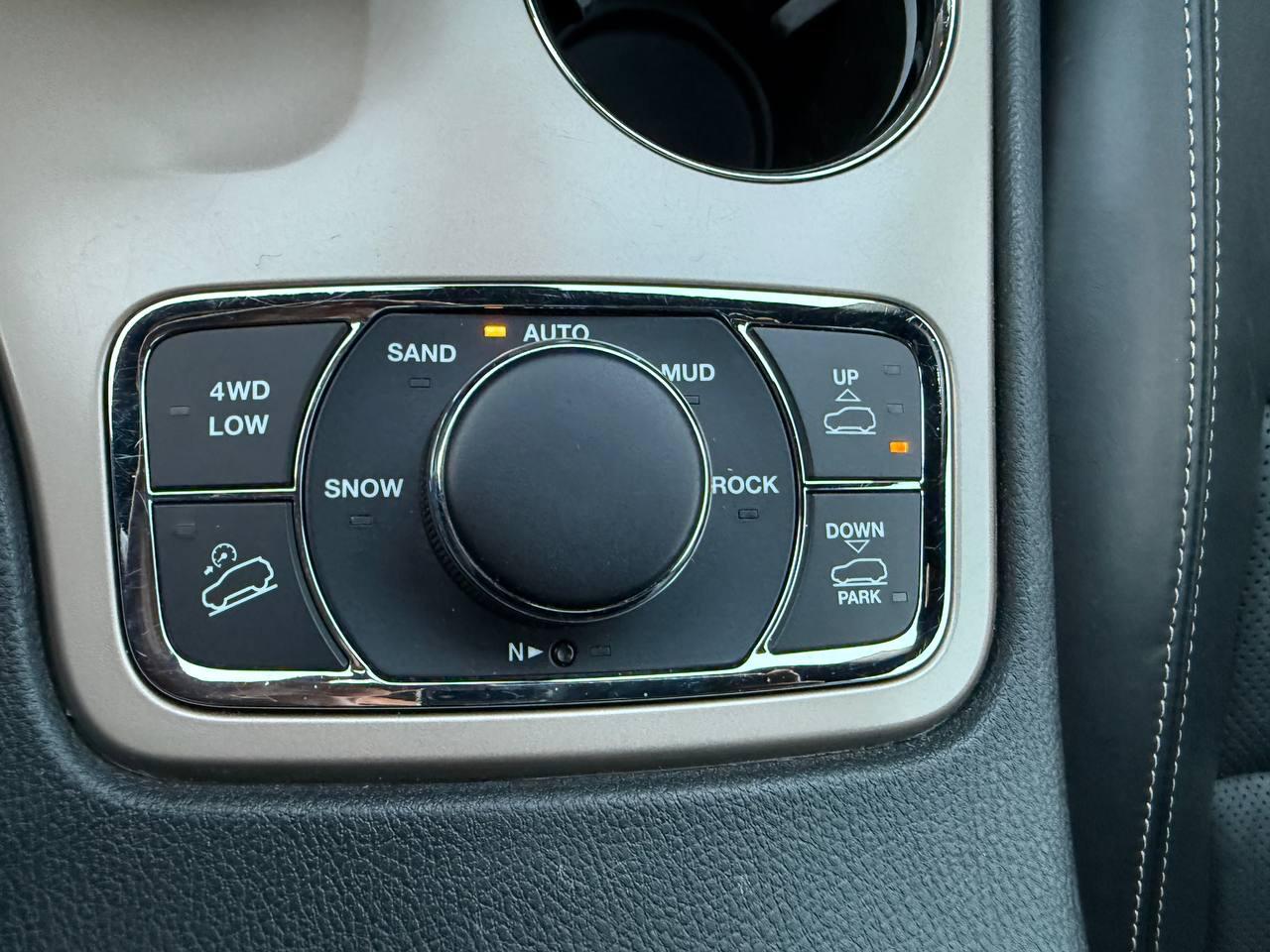 Jeep Grand Cherokee Overland 4WD 2014