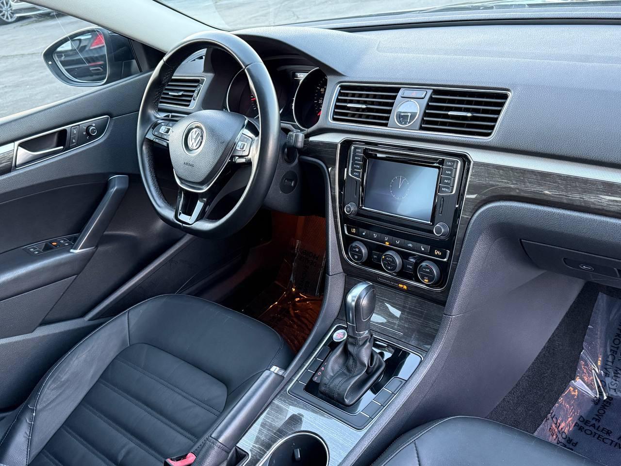 Volkswagen Passat SEL Premium 6A 2016