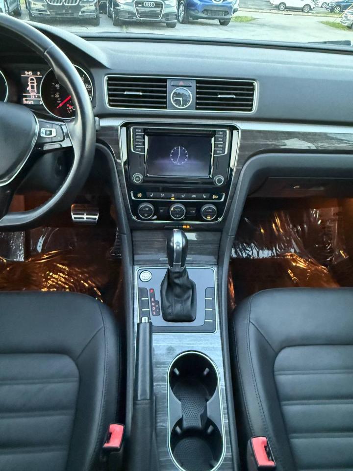 Volkswagen Passat SEL Premium 6A 2016