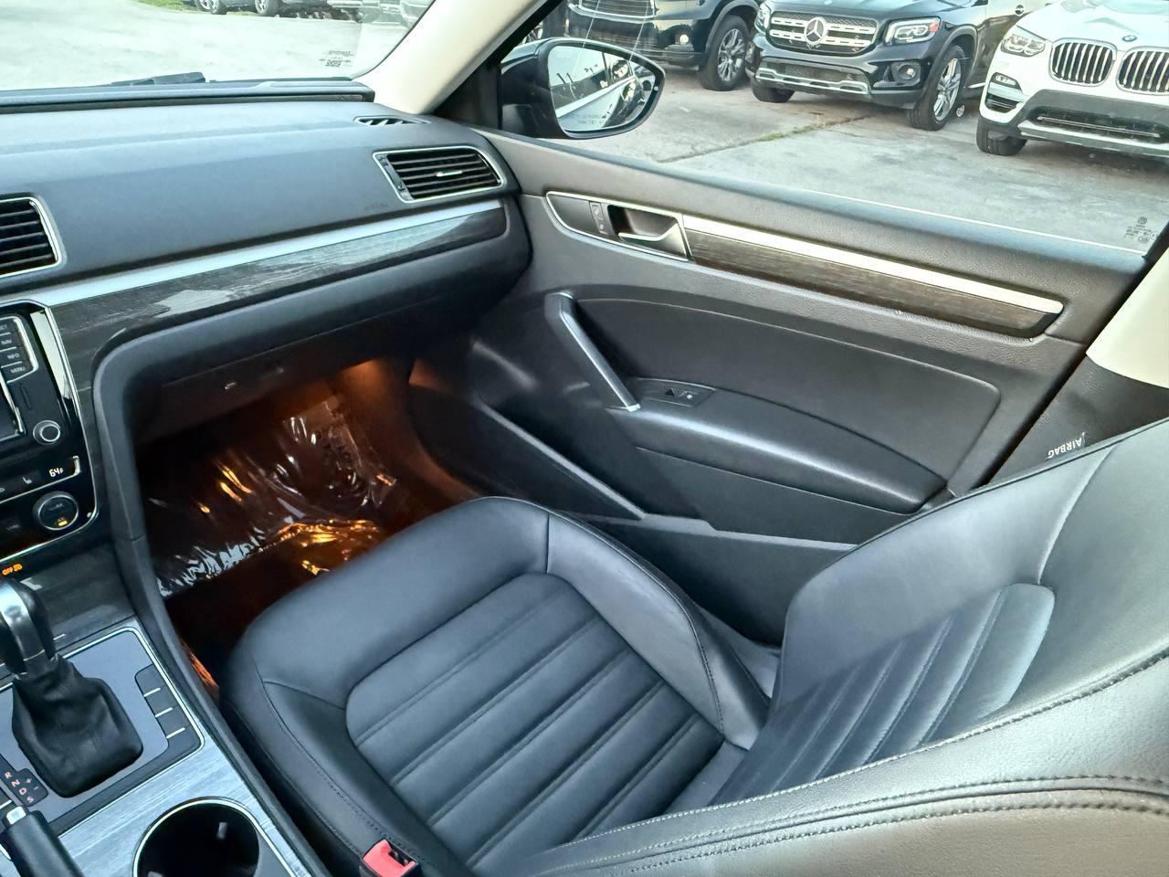 Volkswagen Passat SEL Premium 6A 2016