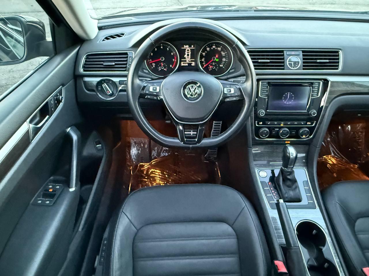 Volkswagen Passat SEL Premium 6A 2016