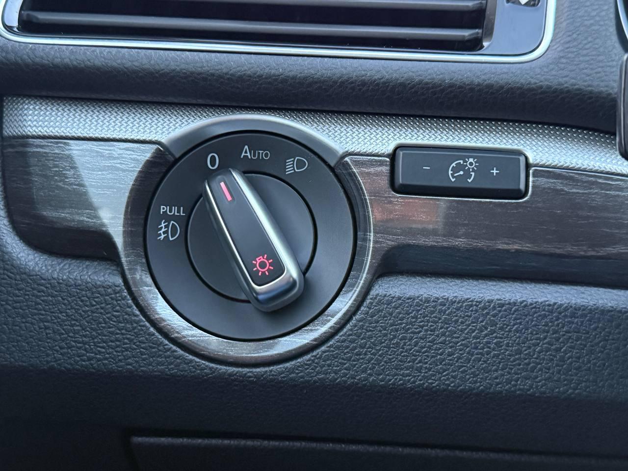 Volkswagen Passat SEL Premium 6A 2016