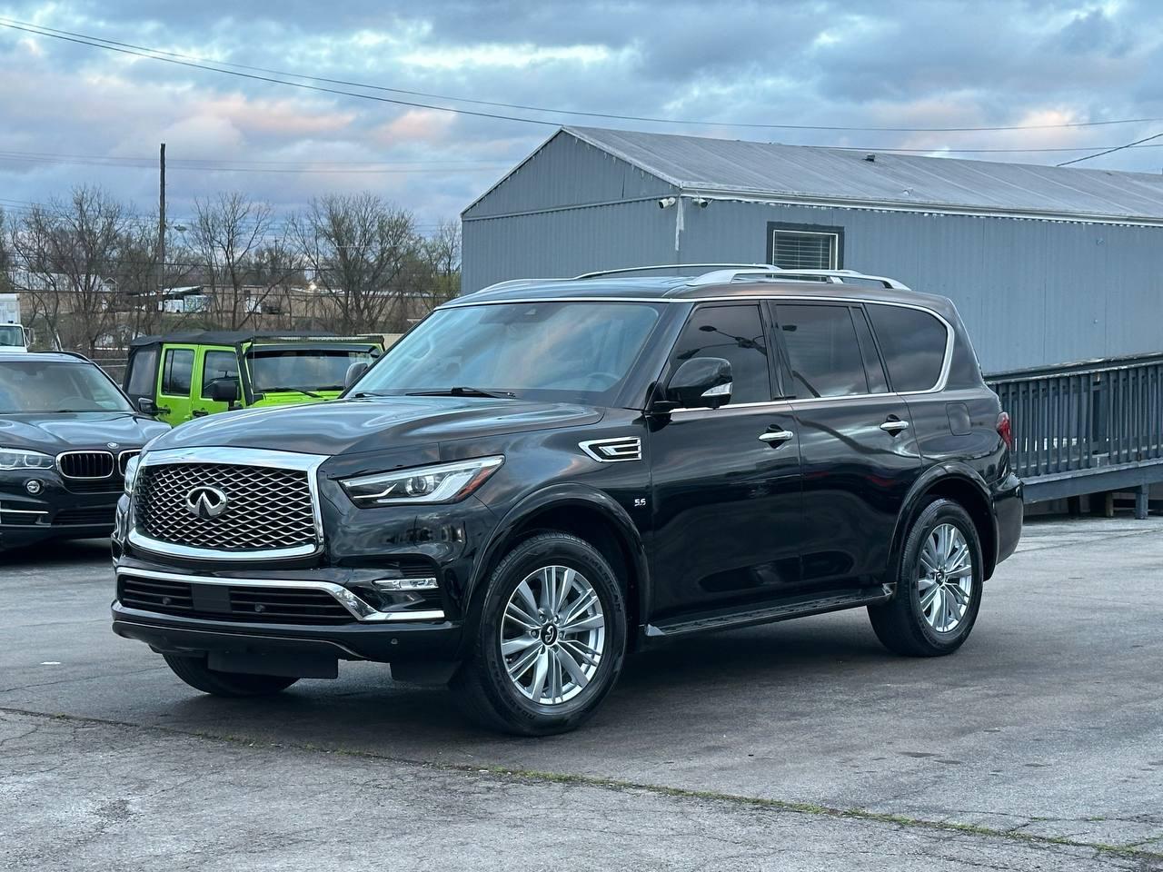 Infiniti QX80 LUXE 2019