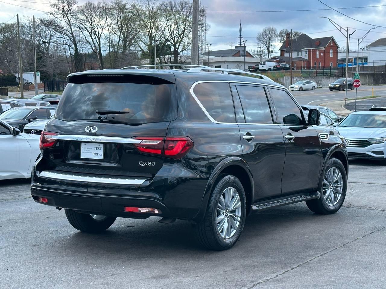 Infiniti QX80 LUXE 2019