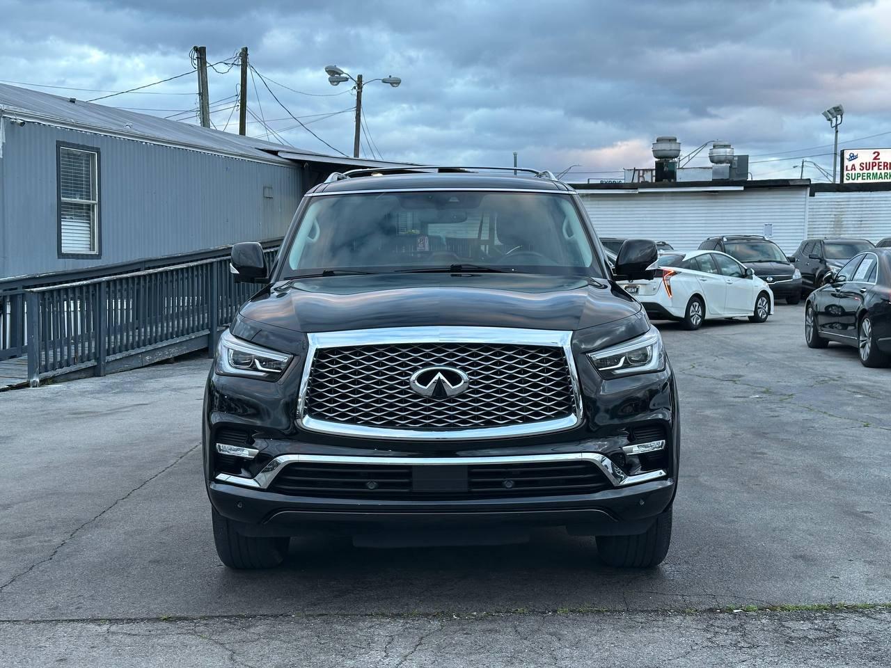 Infiniti QX80 LUXE 2019