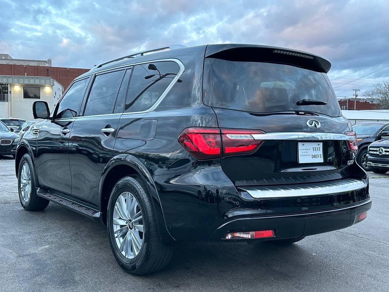 Infiniti QX80 LUXE 2019