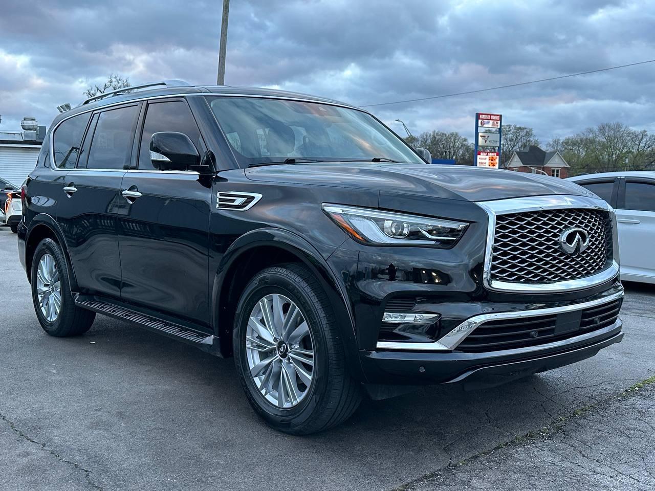 Infiniti QX80 LUXE 2019