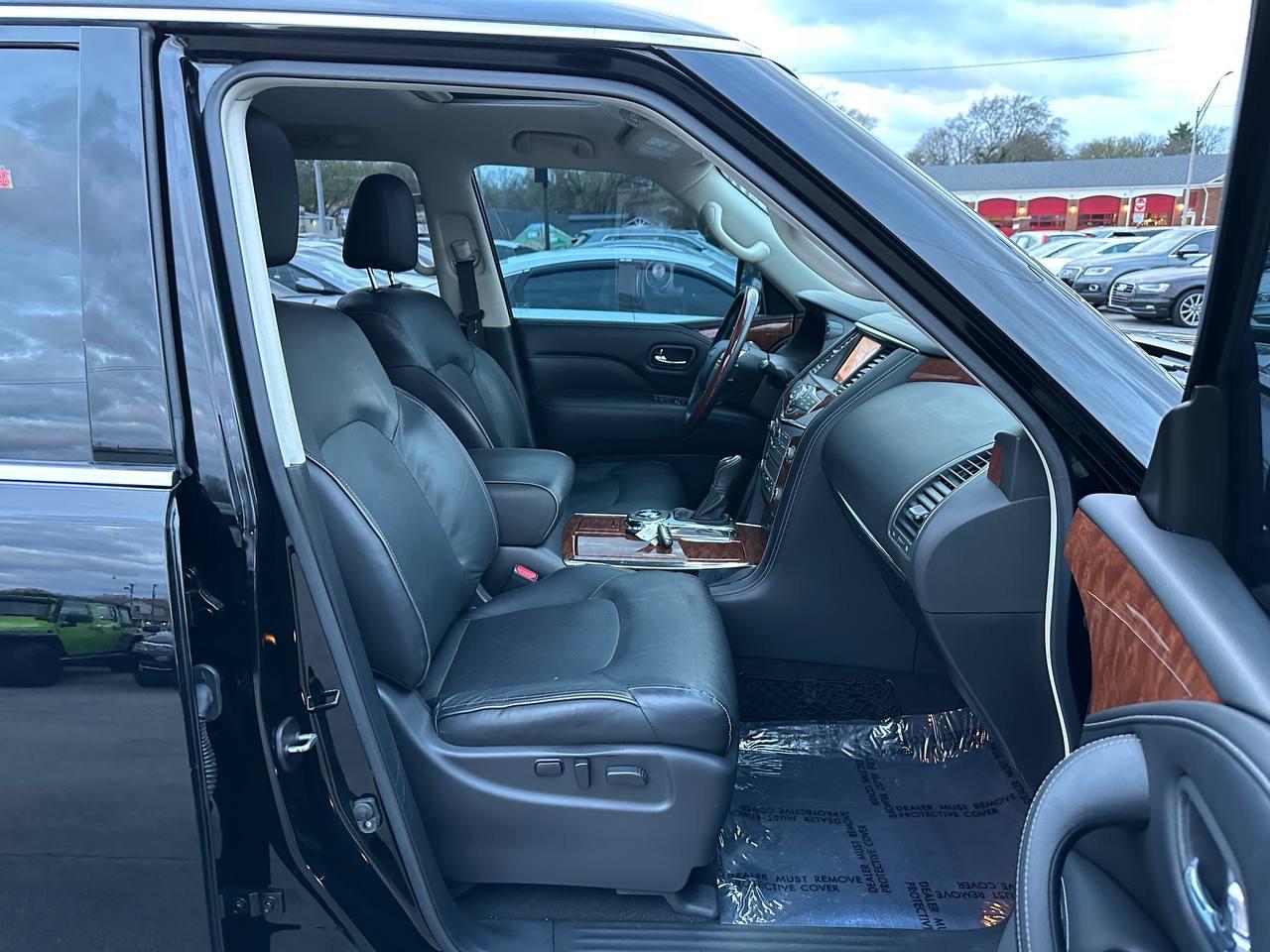 Infiniti QX80 LUXE 2019