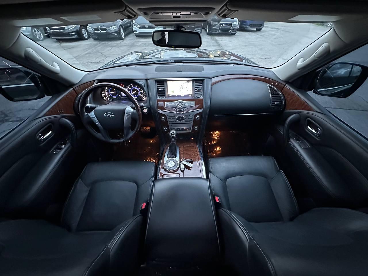 Infiniti QX80 LUXE 2019