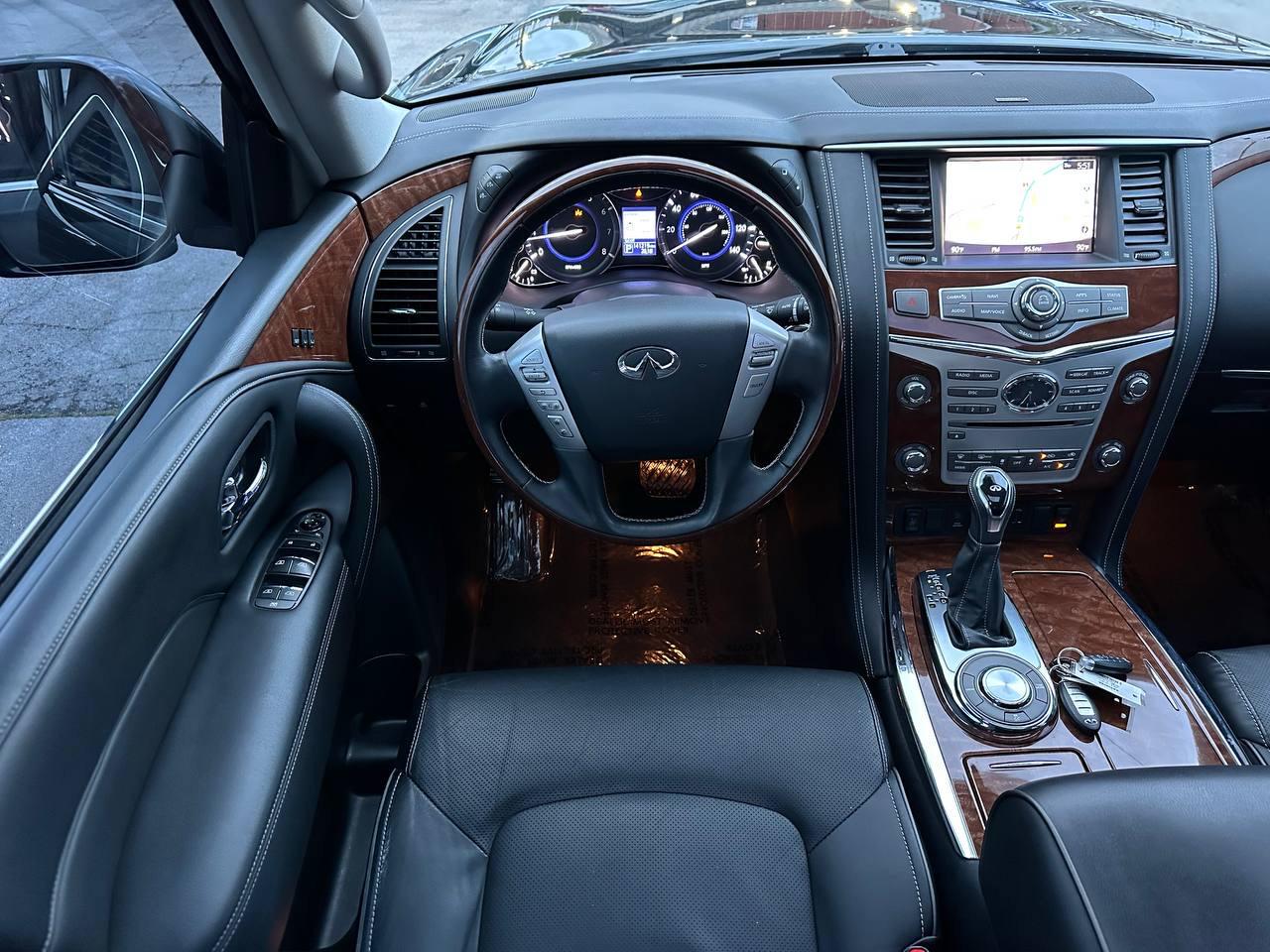 Infiniti QX80 LUXE 2019