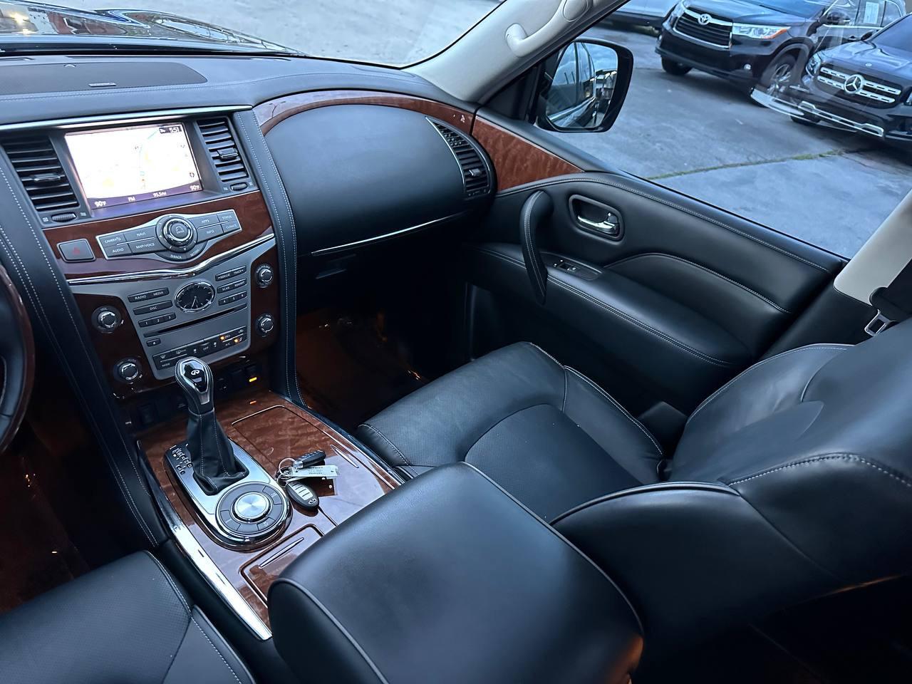 Infiniti QX80 LUXE 2019