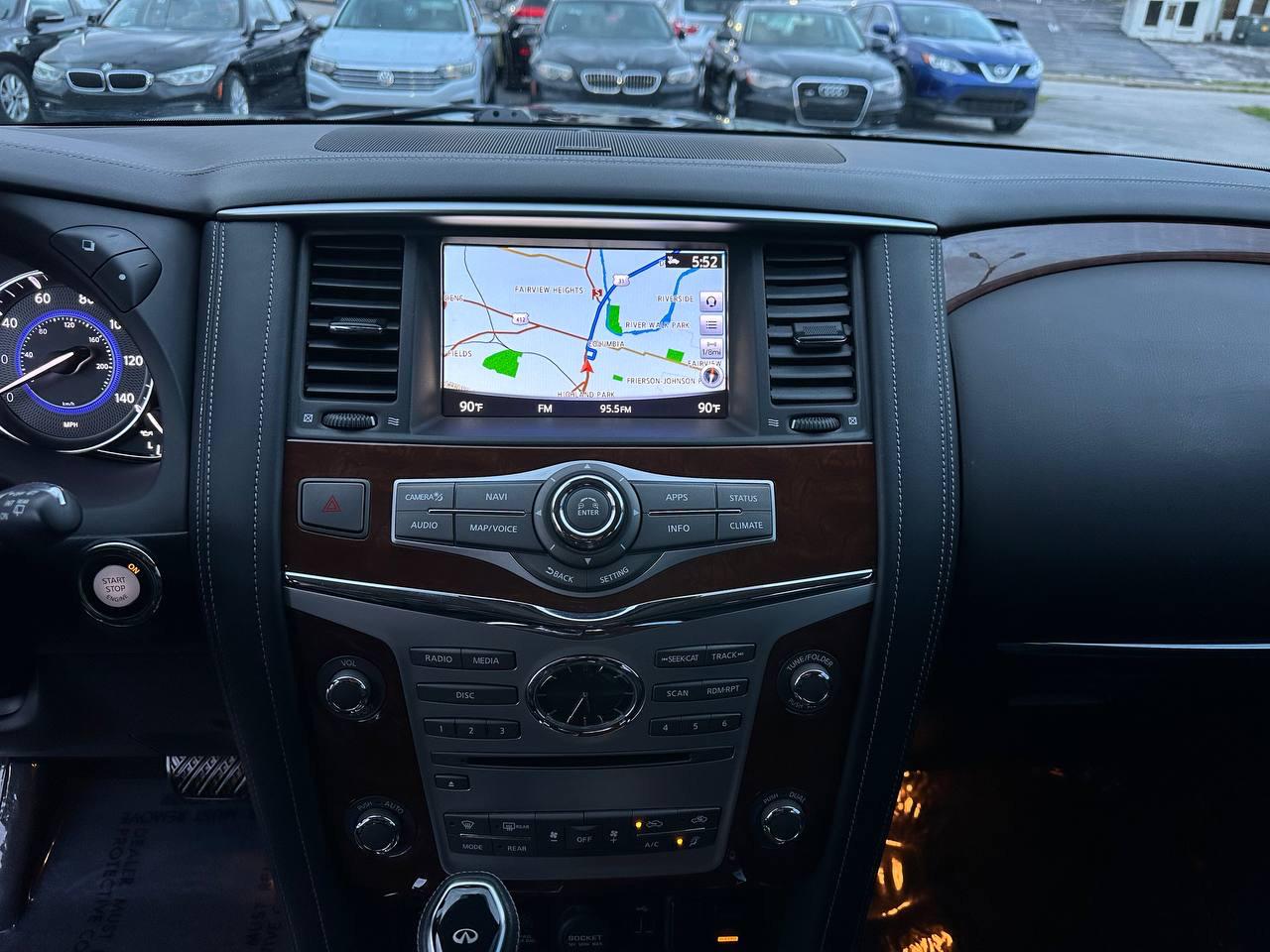 Infiniti QX80 LUXE 2019