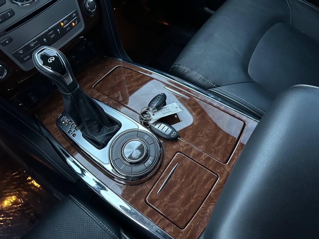 Infiniti QX80 LUXE 2019