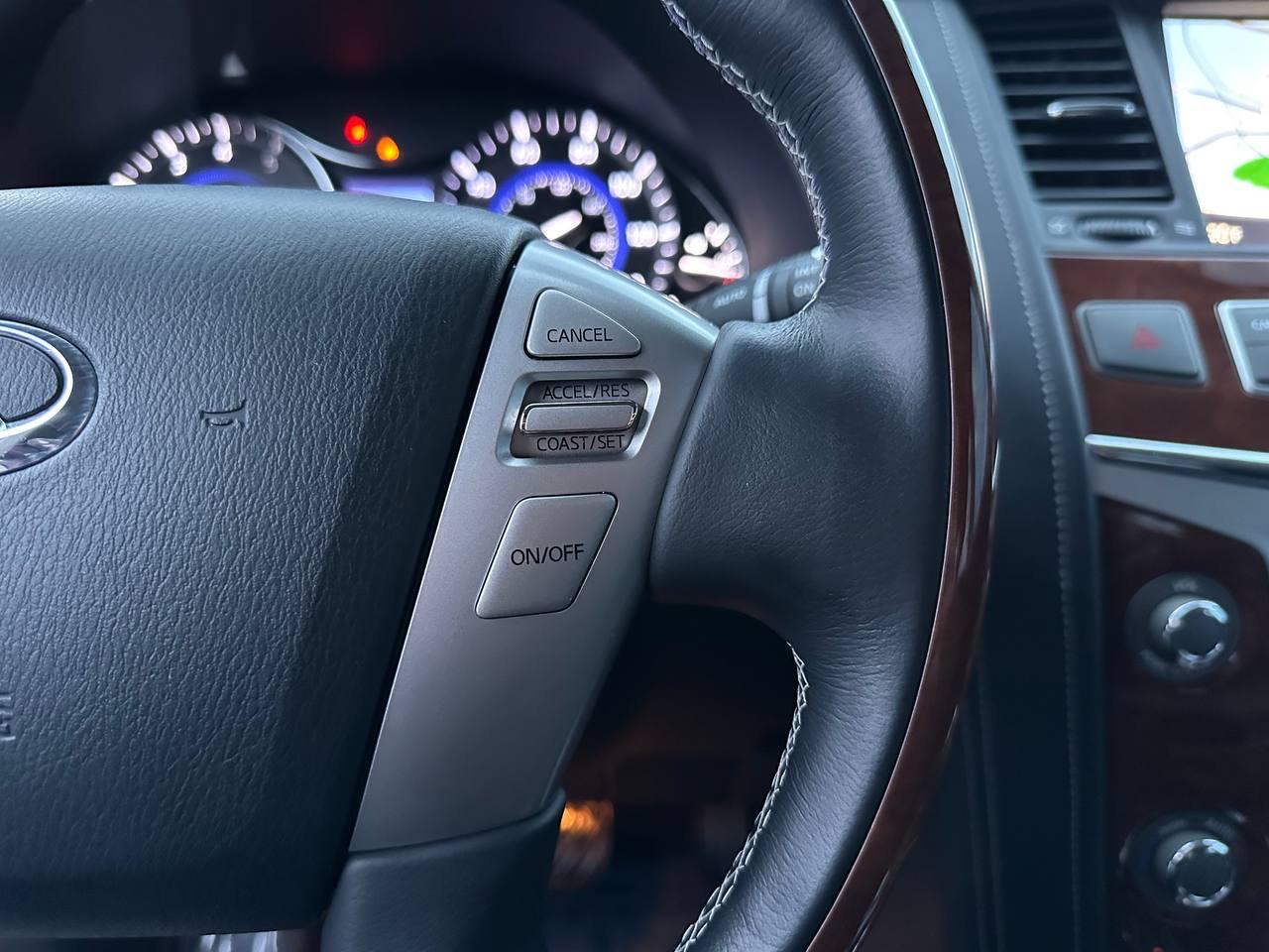 Infiniti QX80 LUXE 2019