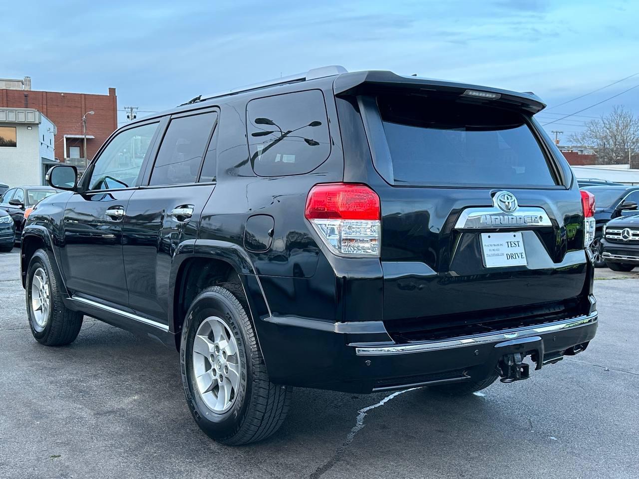 Toyota 4Runner SR5 4WD 2011