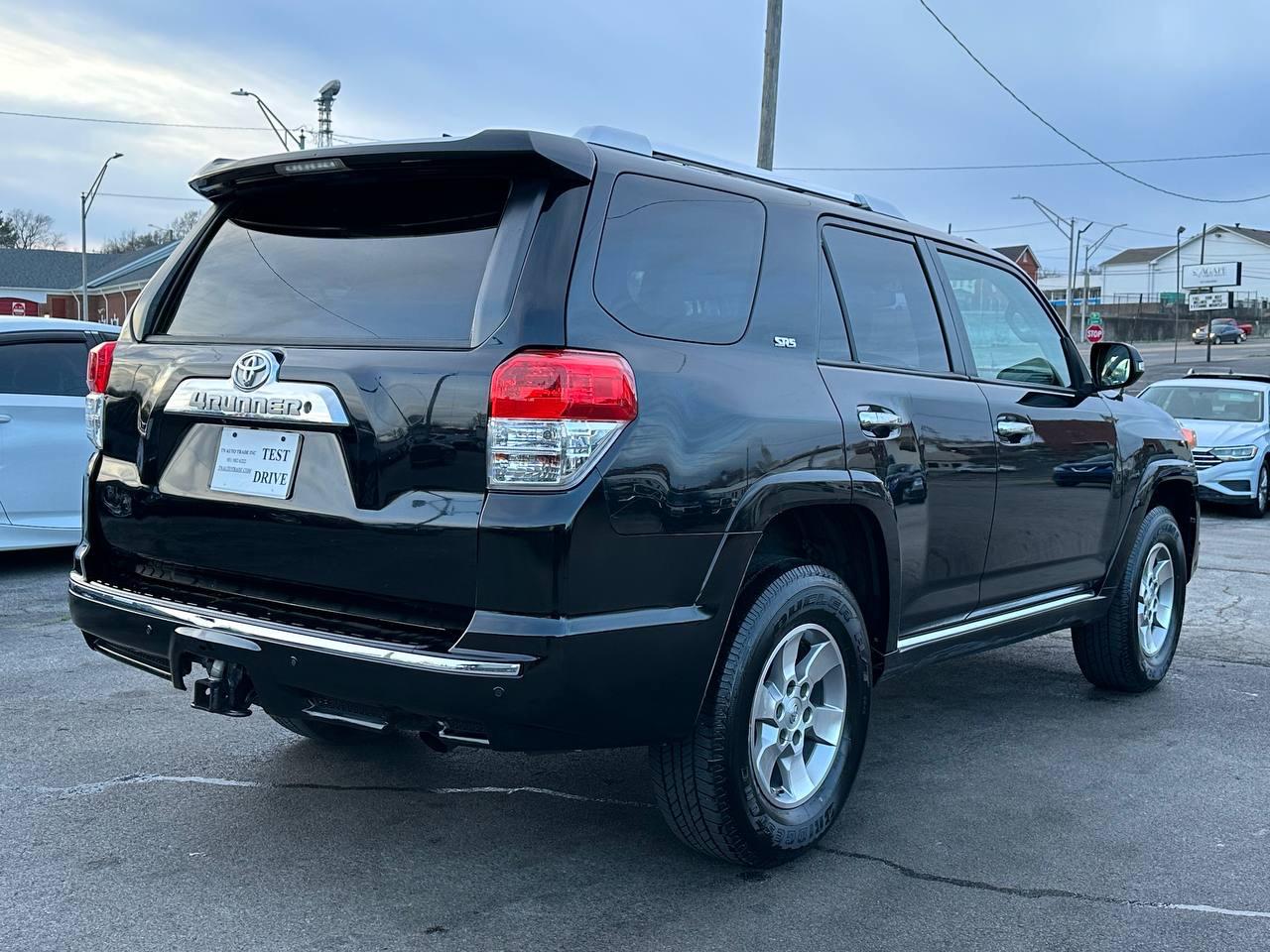 Toyota 4Runner SR5 4WD 2011