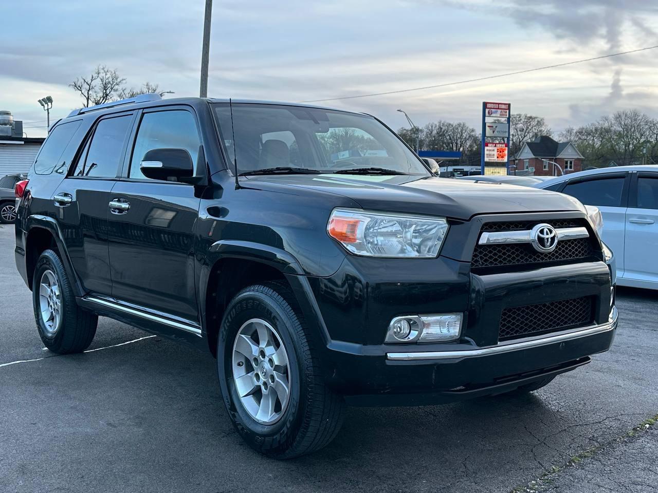 Toyota 4Runner SR5 4WD 2011