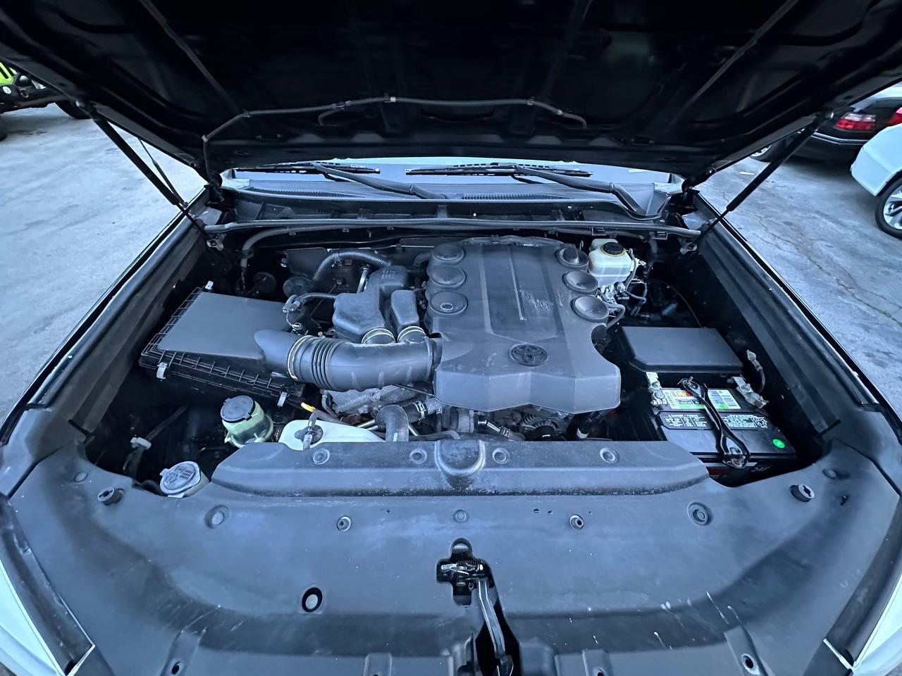 Toyota 4Runner SR5 4WD 2011