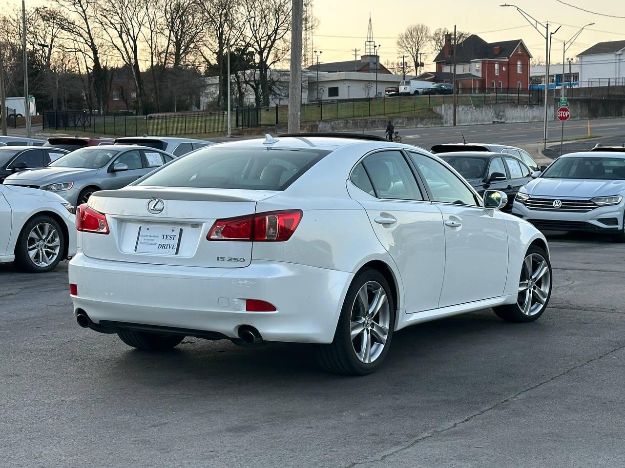 Lexus IS 250 RWD 2011