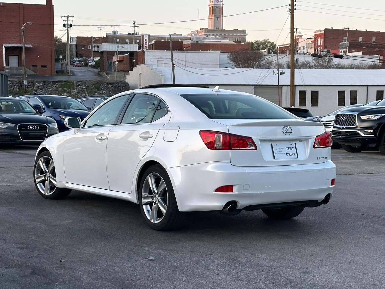 Lexus IS 250 RWD 2011