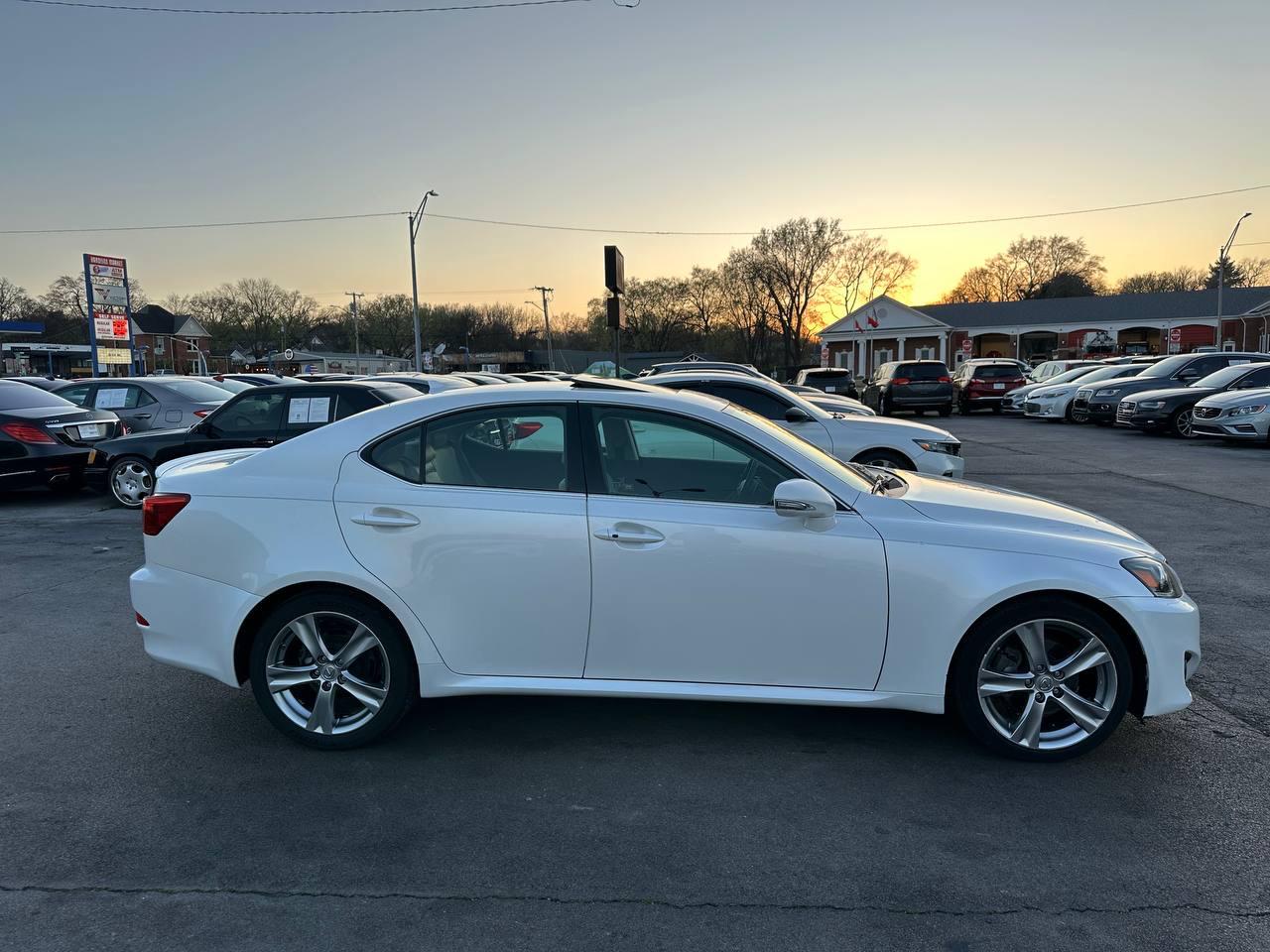 Lexus IS 250 RWD 2011