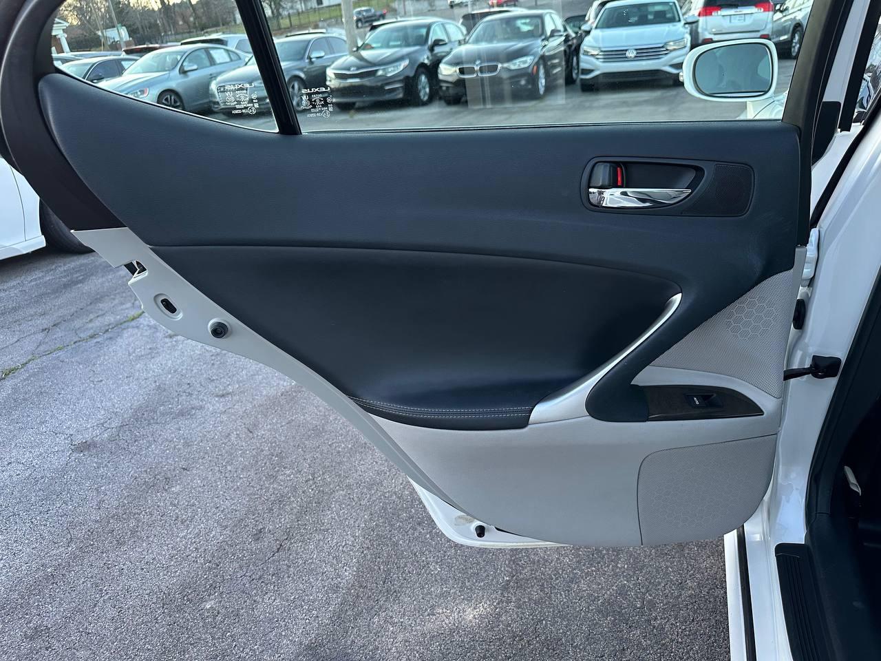 Lexus IS 250 RWD 2011