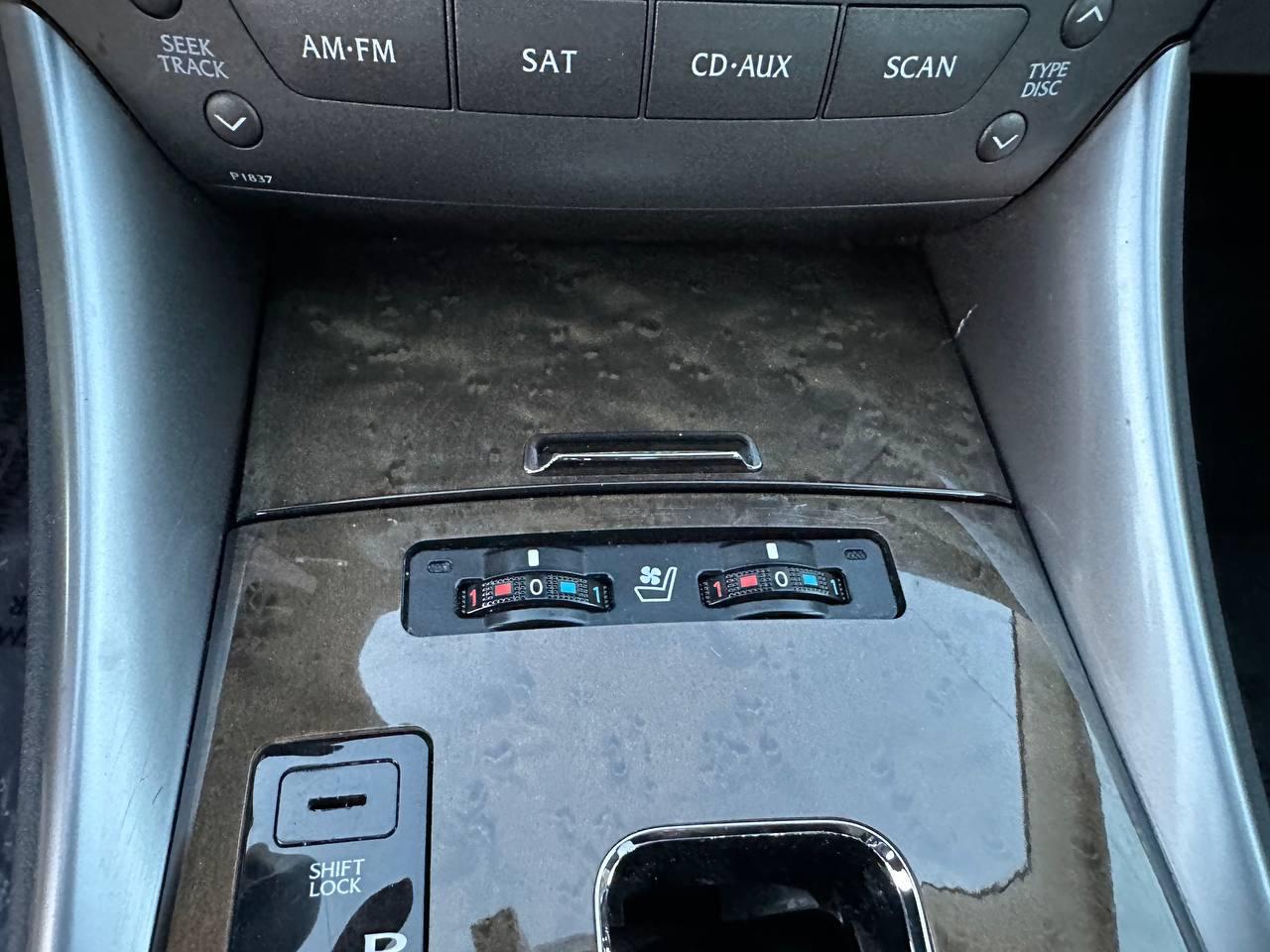 Lexus IS 250 RWD 2011