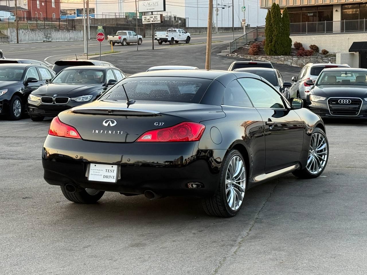 Infiniti G Convertible Base 2012