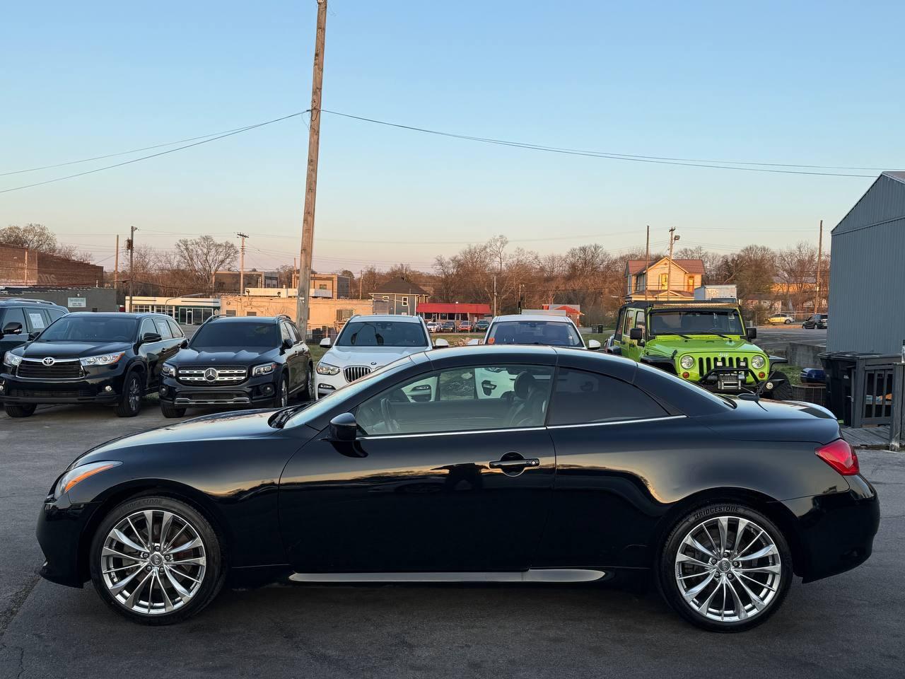 Infiniti G Convertible Base 2012