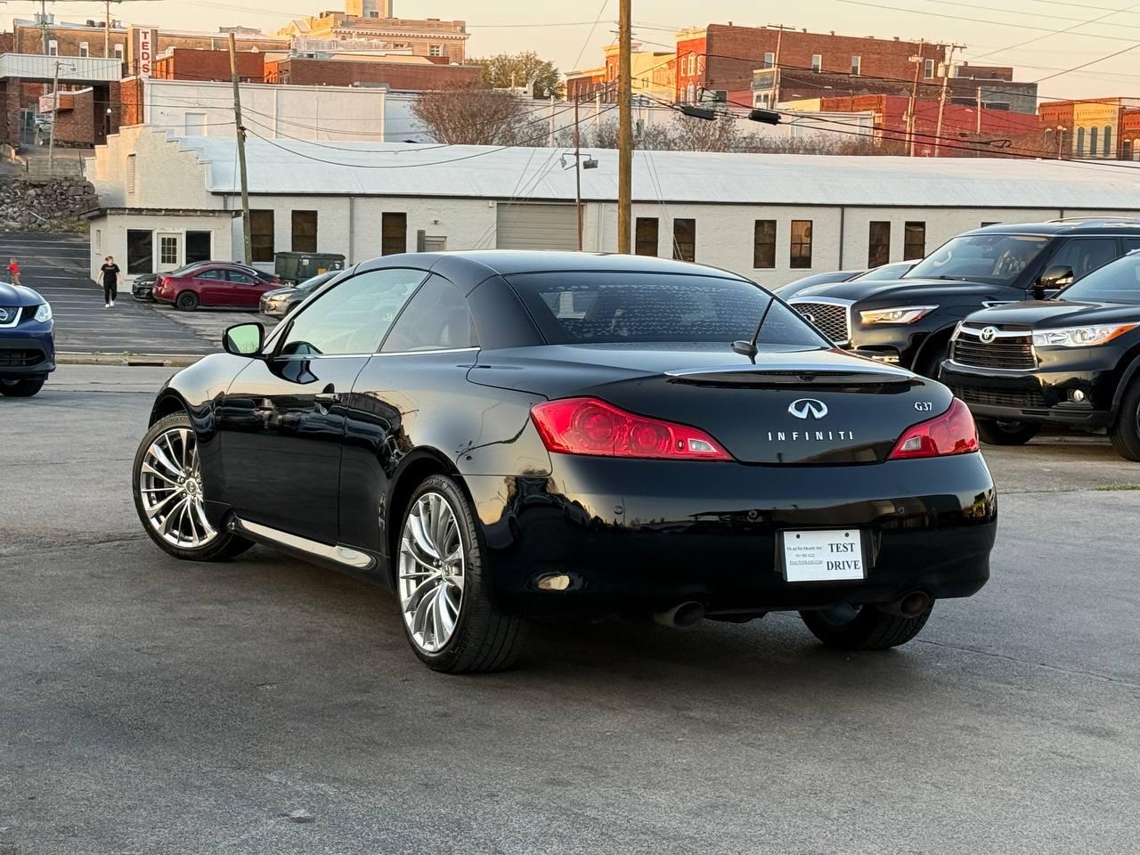 Infiniti G Convertible Base 2012