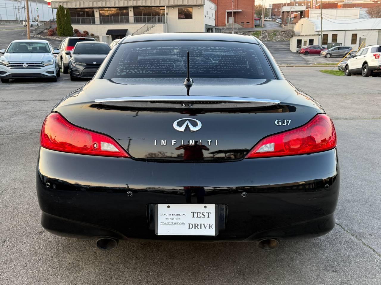 Infiniti G Convertible Base 2012