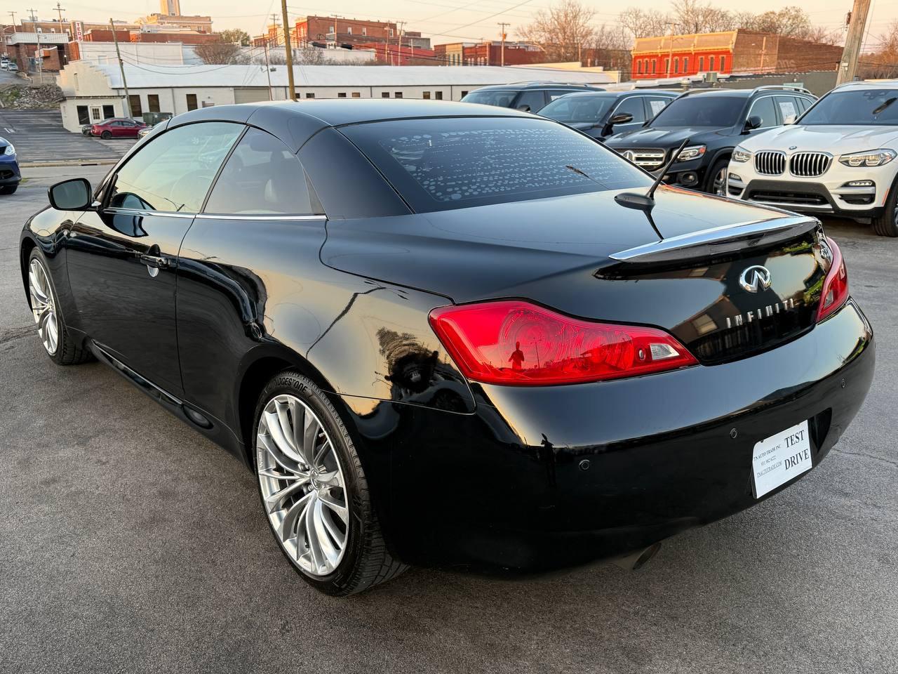Infiniti G Convertible Base 2012