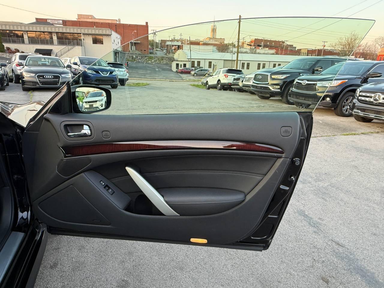 Infiniti G Convertible Base 2012