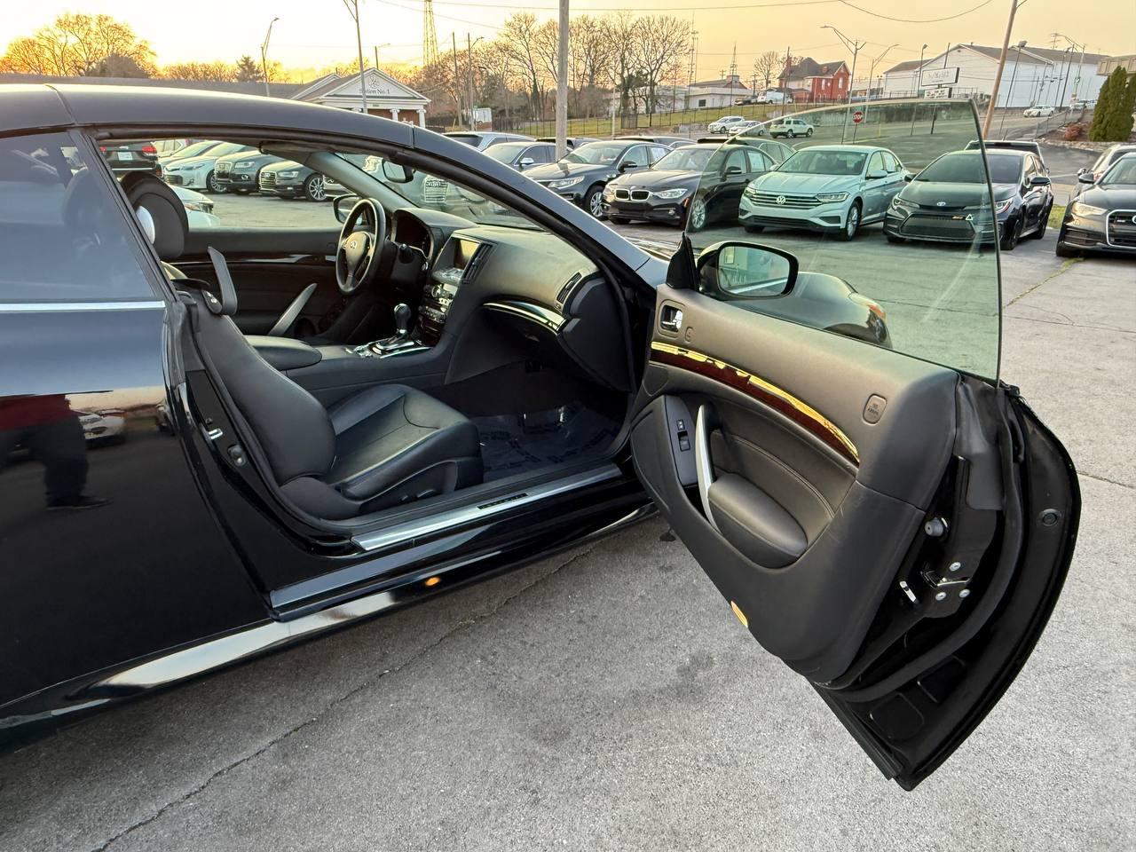 Infiniti G Convertible Base 2012