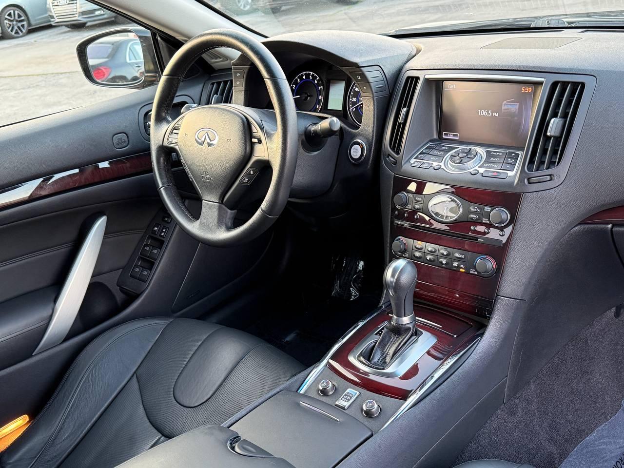 Infiniti G Convertible Base 2012